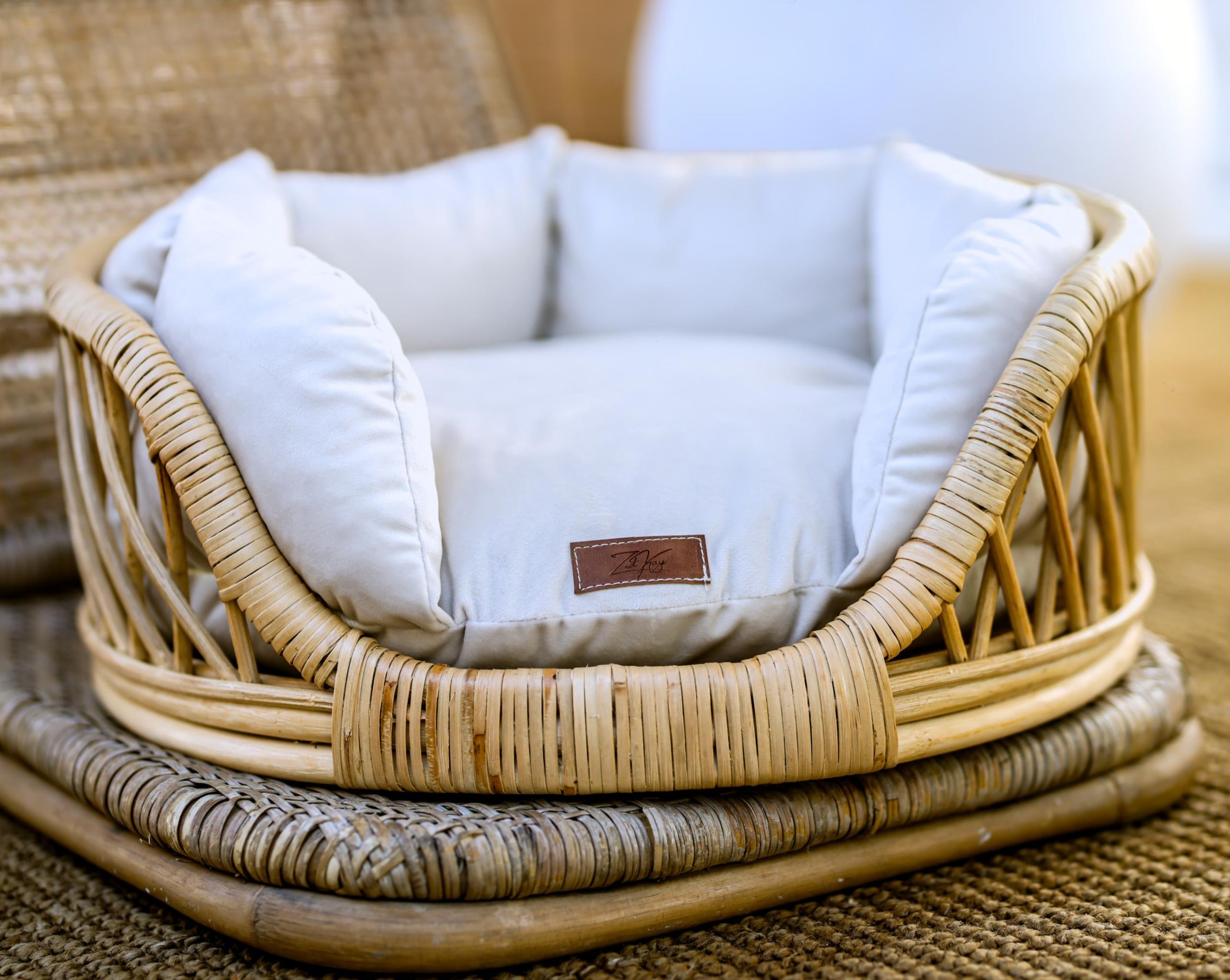 Elite Enclave Rattan Bed for Cats and Dogs