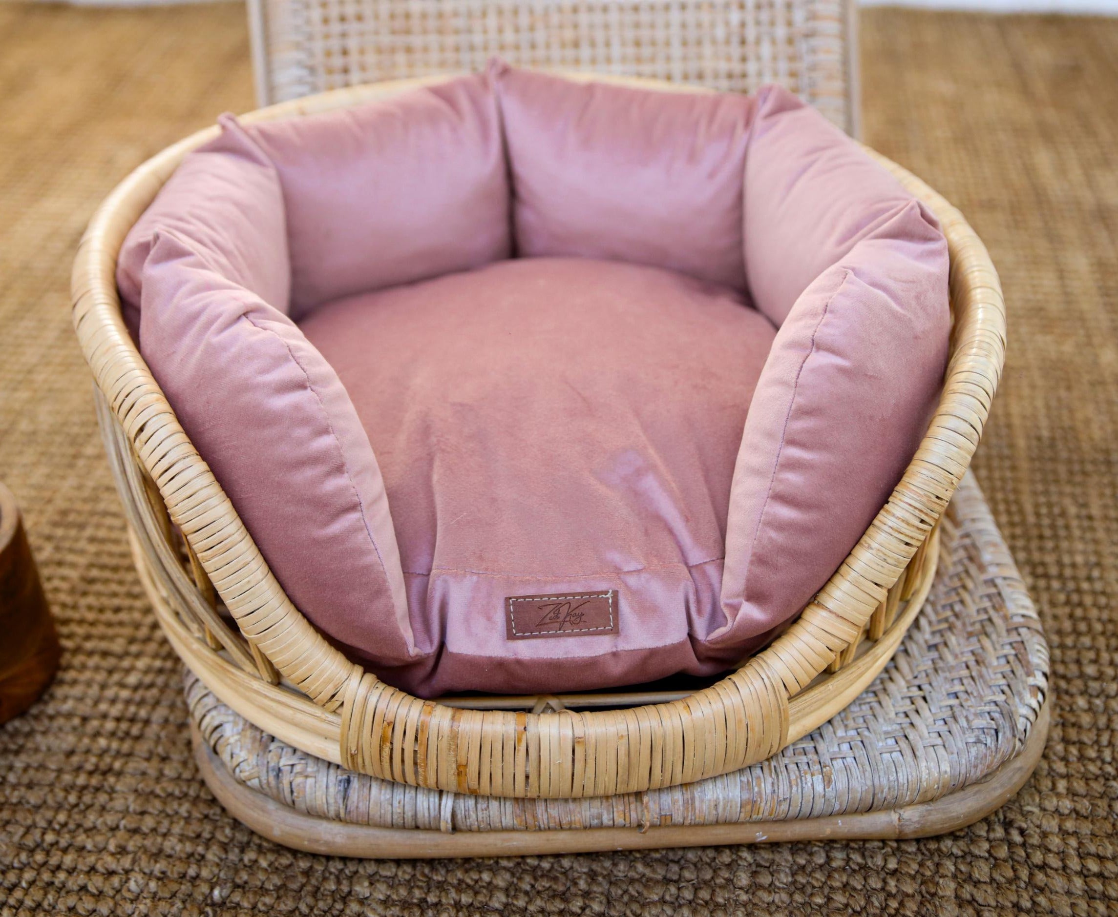 Elite Enclave Rattan Bed for Cats and Dogs